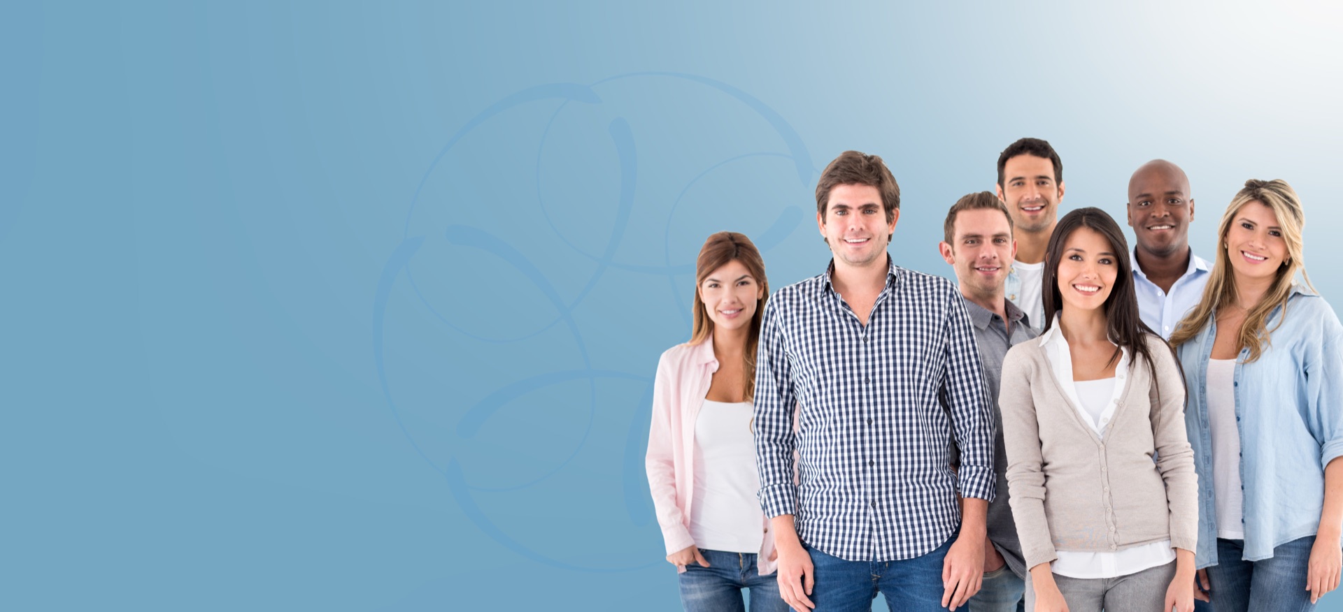 Grupo de personas sonrientes — clientes de Mahi Seguros